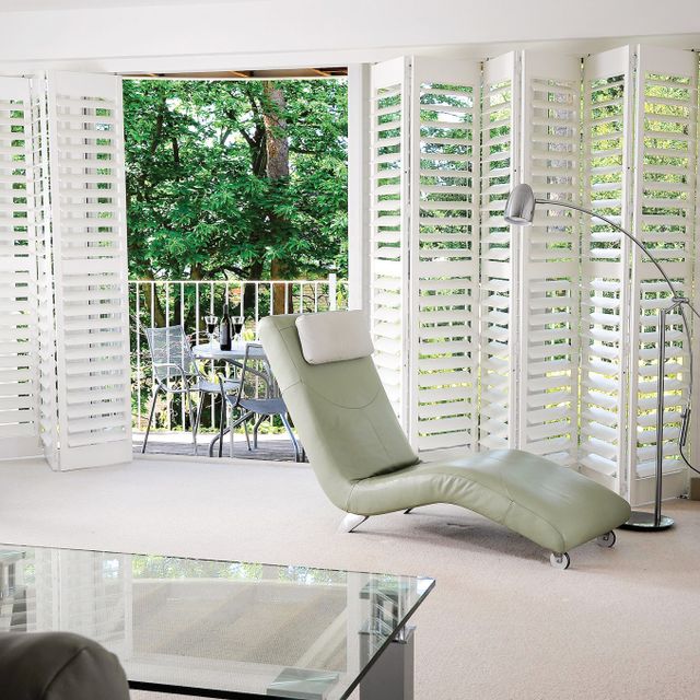 Track_bi-fold_door_shutters