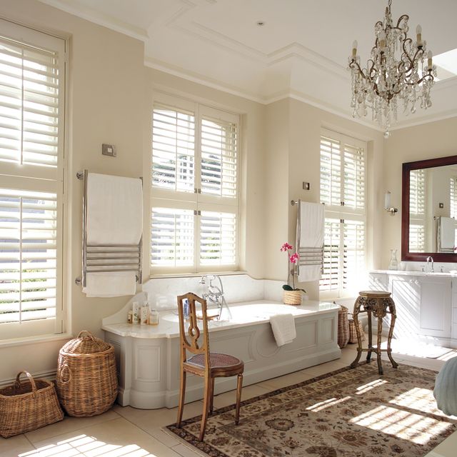 Bathroom_tier_on_tier_shutters