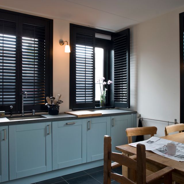 Kitchen_dark_wood_shutters